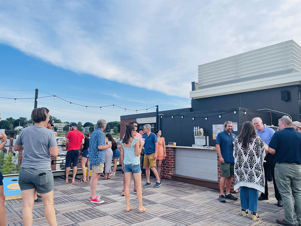 Pier 6 Outdoor Bar web